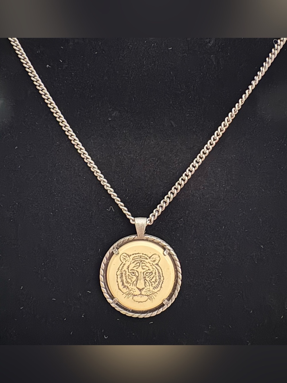 NOS Vintage 1979 Avon Bengal Tiger Pendant Neckchain 20" Men’s Large
